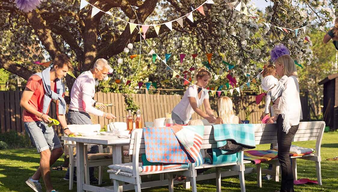 Gartenparty Checkliste: Perfekt planen & feiern – mit PDF zum Download