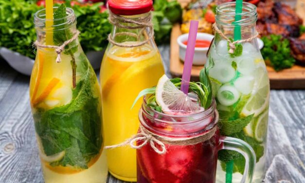 10 erfrischende DIY-Sommergetränke – gesund & einfach