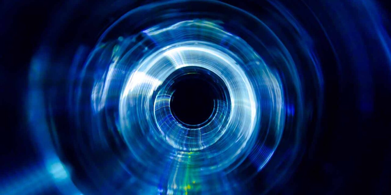 Schwarze Löchere und Wurmlöcher – Fakten statt Mythen